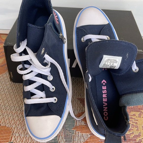 Converse WMNS CTAS A06342C
CTAS LUGGED LIFT H NAVY/LT BLUE /WHITE
Platform Snkrs - Picture 13 of 16